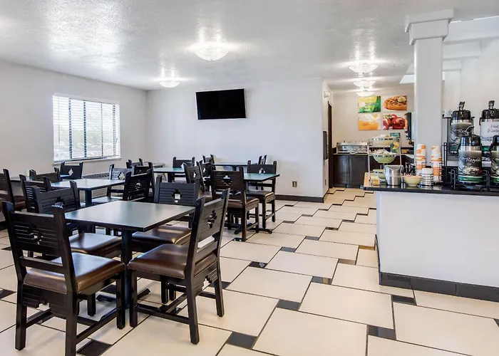 Quality Inn & Suites Albuquerque North Near Balloon Fiesta Park